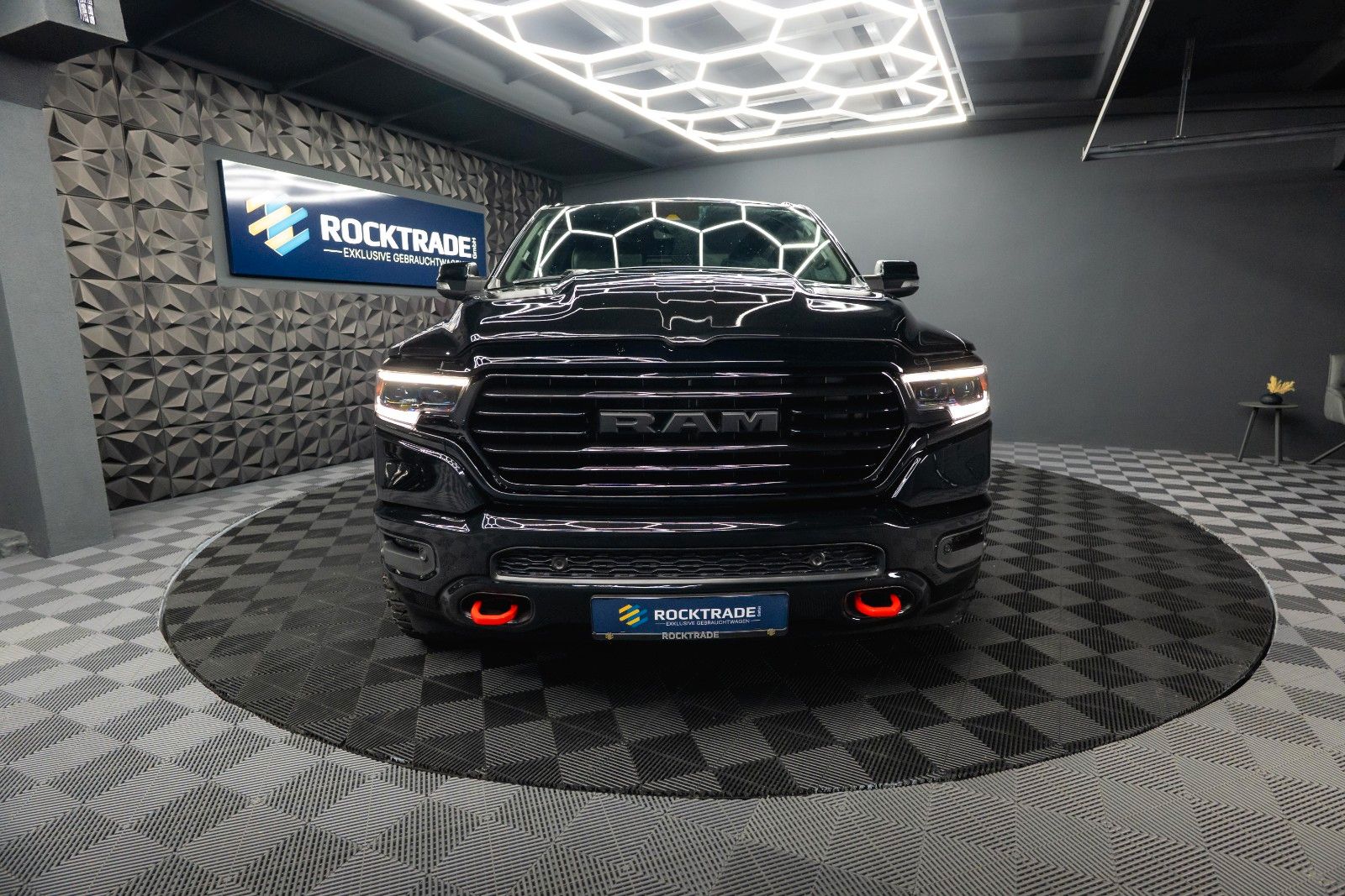Fahrzeugabbildung Dodge RAM 5.7 V8 HEMI 4x4 LARAMIE RamBox Airmatic 19%