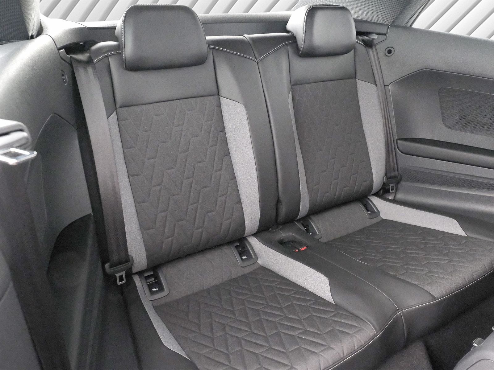 Volkswagen T-Roc - Bild 12