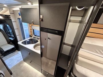 HYMER  ERIBA  HYMERCAR ML-T CrossTrail 580 4x4 Winterpaket XL Bett