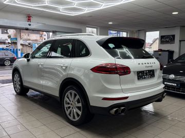 Porsche Cayenne - 4