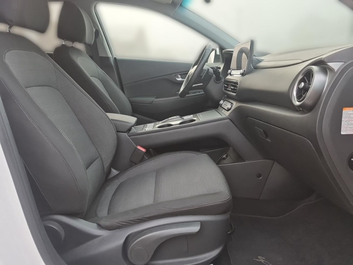 Fahrzeugabbildung Hyundai KONA Elektro 2WD MY23 (100kW) ADVANTAGE-Paket