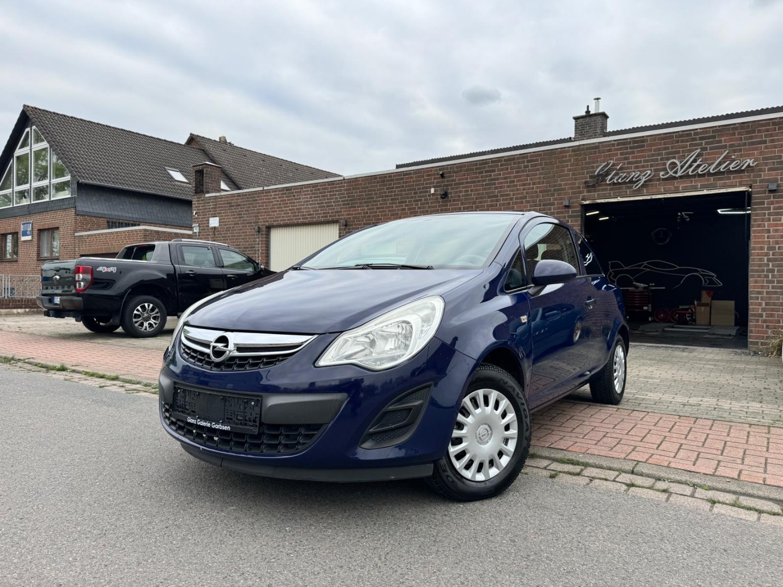 Opel Corsa D Selection** Klima** Wenig KM**TÜV**
