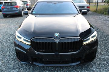 BMW 750 - 10