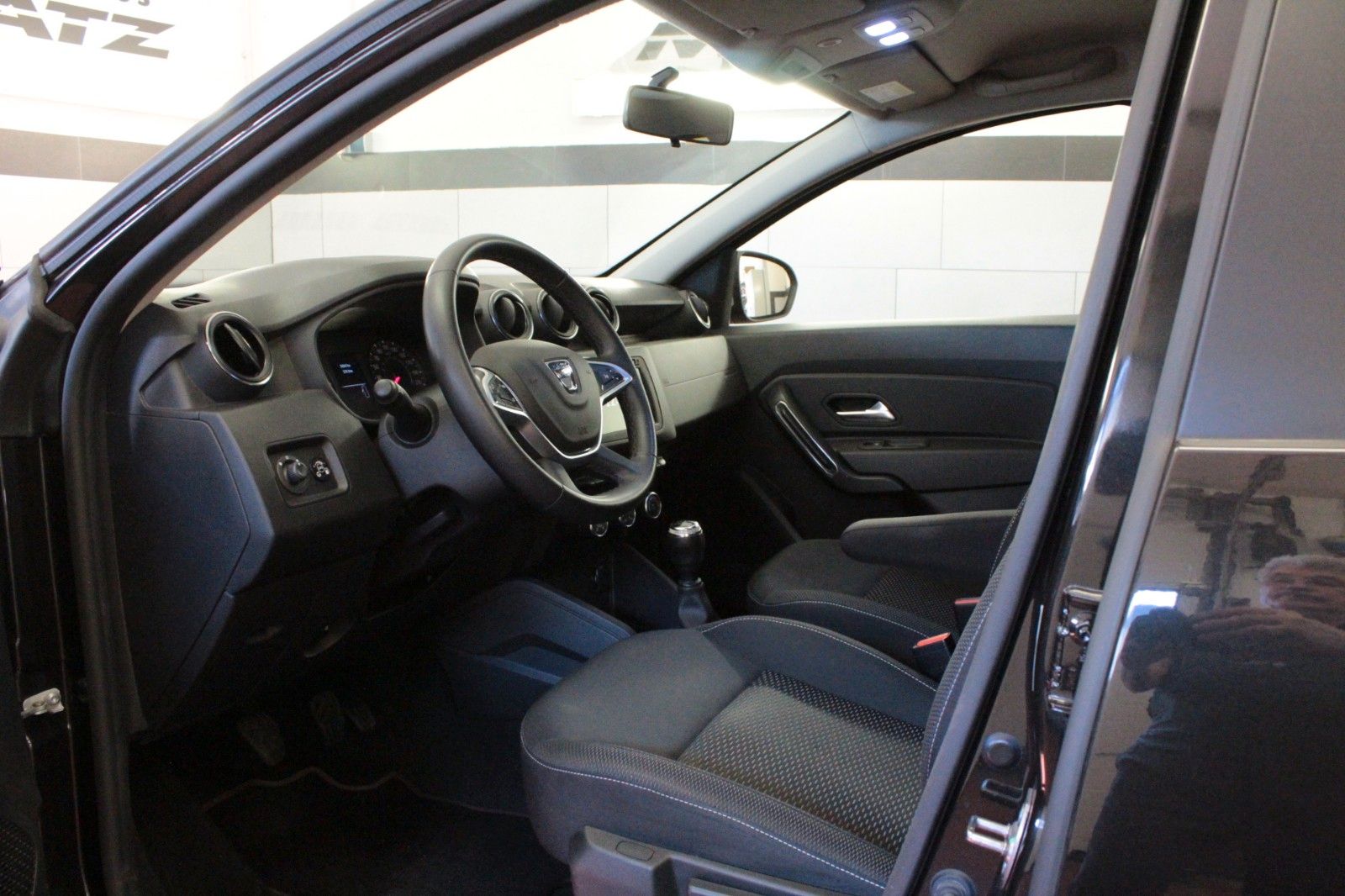Fahrzeugabbildung Dacia Duster Sce 115 Eco-G*AHK*15075*
