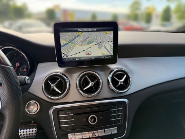 Fahrzeugabbildung Mercedes-Benz GLA 250 Navi Carplay El. Heckklappe LED Sitzhzg