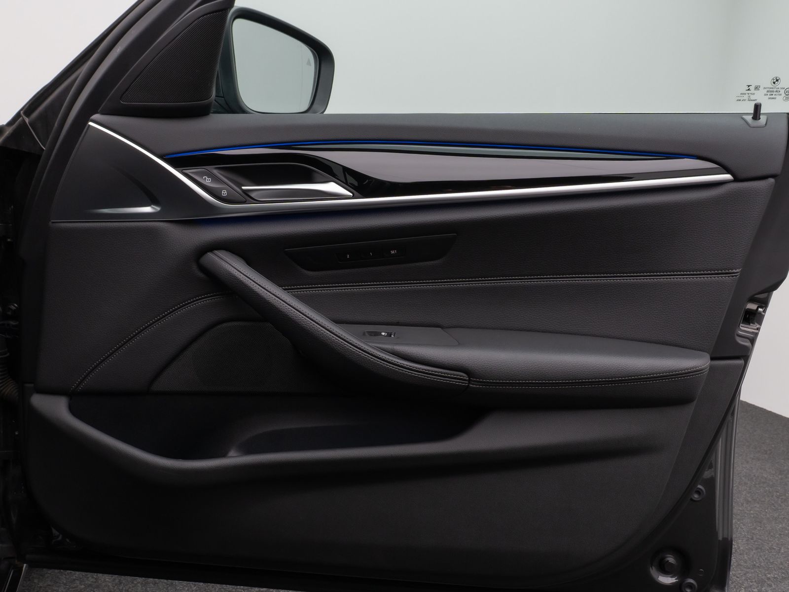 Fahrzeugabbildung BMW 530d Panorama Laser Kamera HUD DAB HiFi Komfort