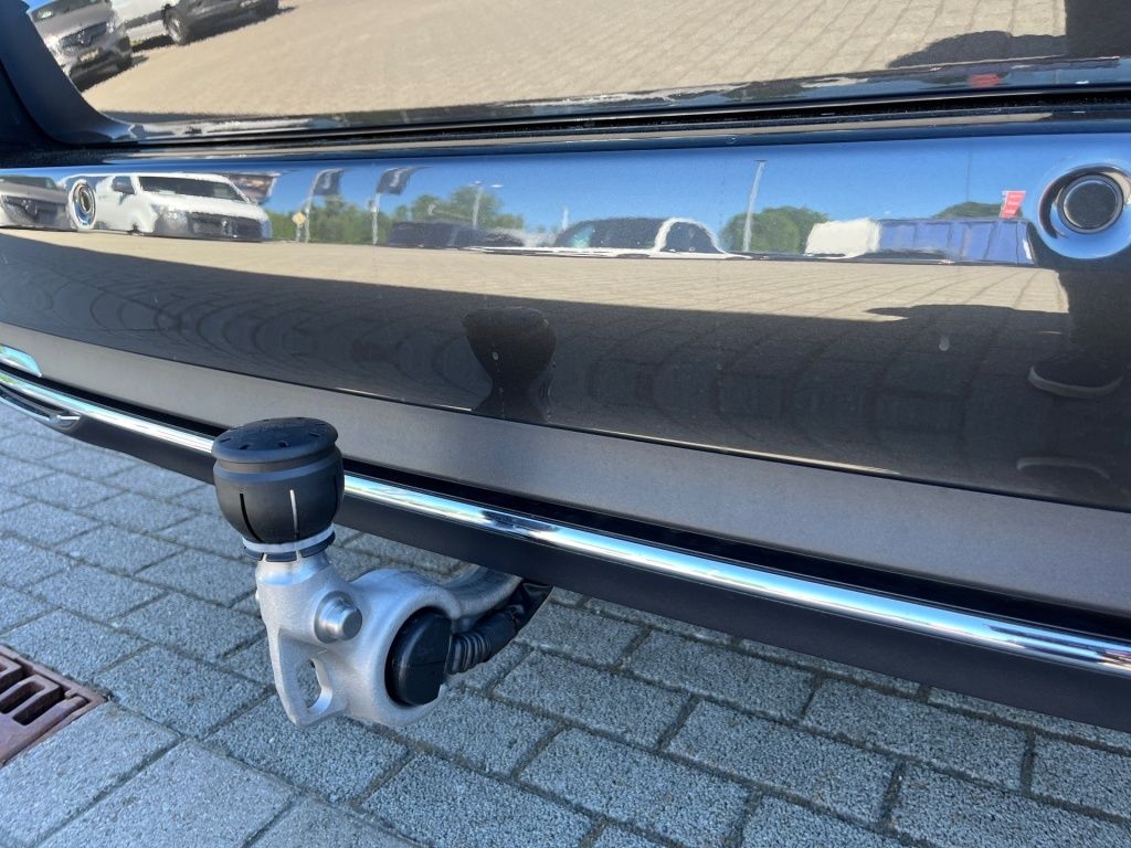 Fahrzeugabbildung Mercedes-Benz E 200 4MATIC T-Modell 360 ACC AHK AUT DynLicht