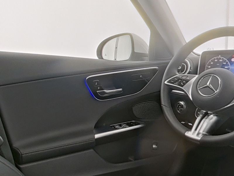 Fahrzeugabbildung Mercedes-Benz C 200 T Avantgarde*Distronic*HUD*Totwin*LED*Kam*