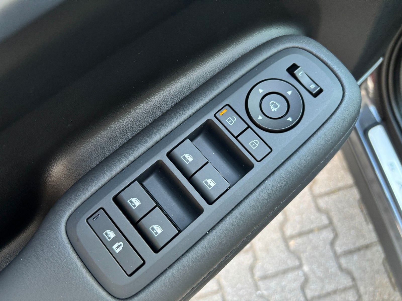 Fahrzeugabbildung Hyundai Santa Fe 1.6 5-Sitzer T-GDI W Prime 360,HUD,LED