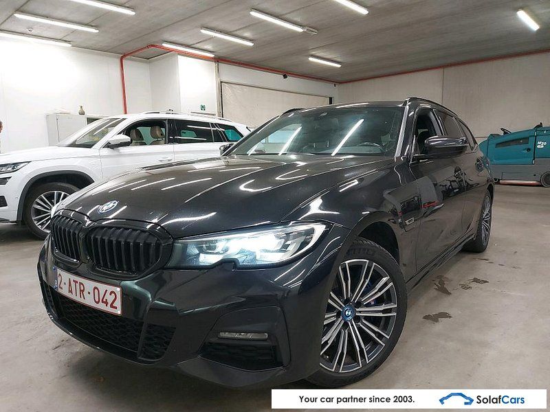 BMW 330 e M-Sport LED LC-Pro Navi Hi-Fi Ambient 1/2