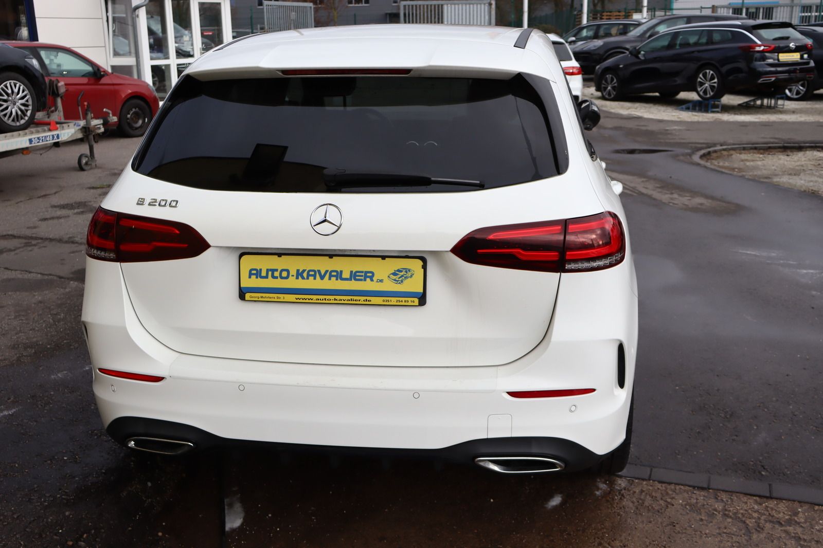 Fahrzeugabbildung Mercedes-Benz B 200 AMG Line * Navigation * Alcantara