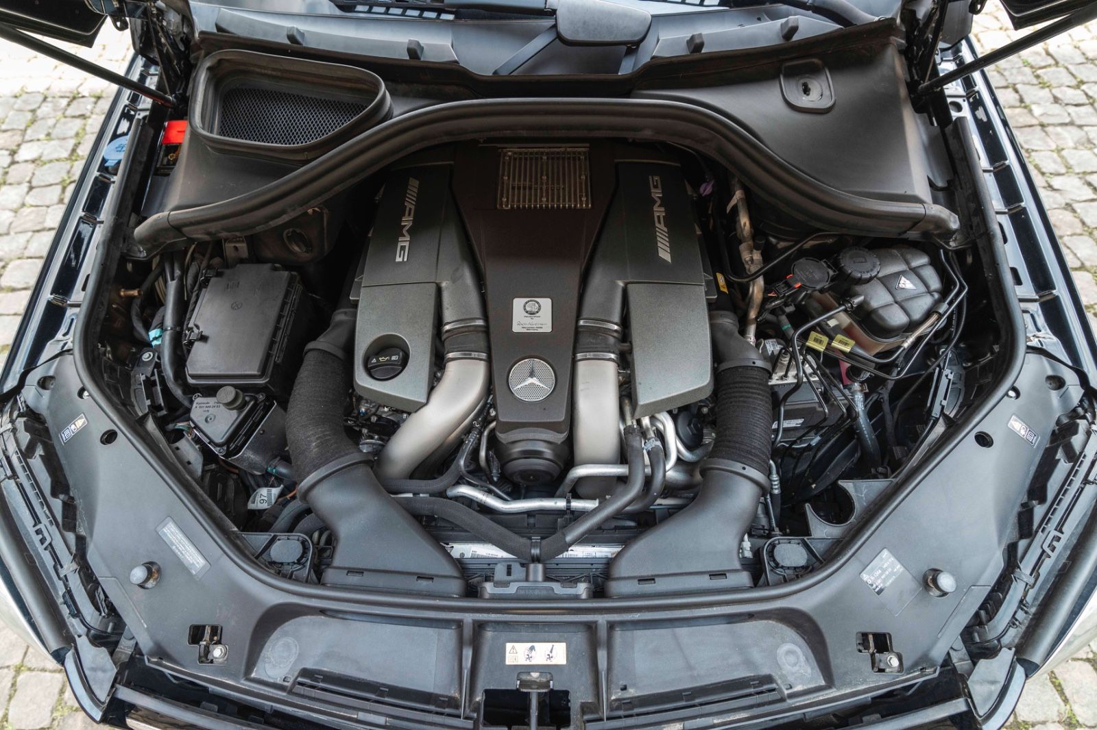 Fahrzeugabbildung Mercedes-Benz GL 63 AMG GLS-Optik 360° LED H&K Massage ACC
