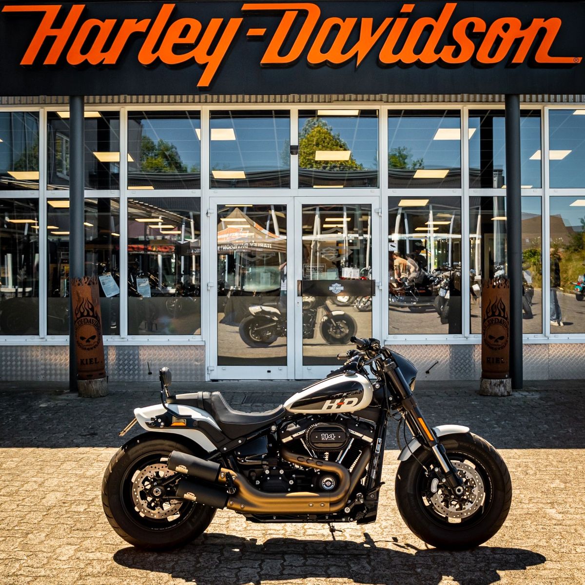 Fahrzeugabbildung Harley-Davidson FXFBS FAT BOB 114 CUI SOFTAIL - JEKILL&HYDE -