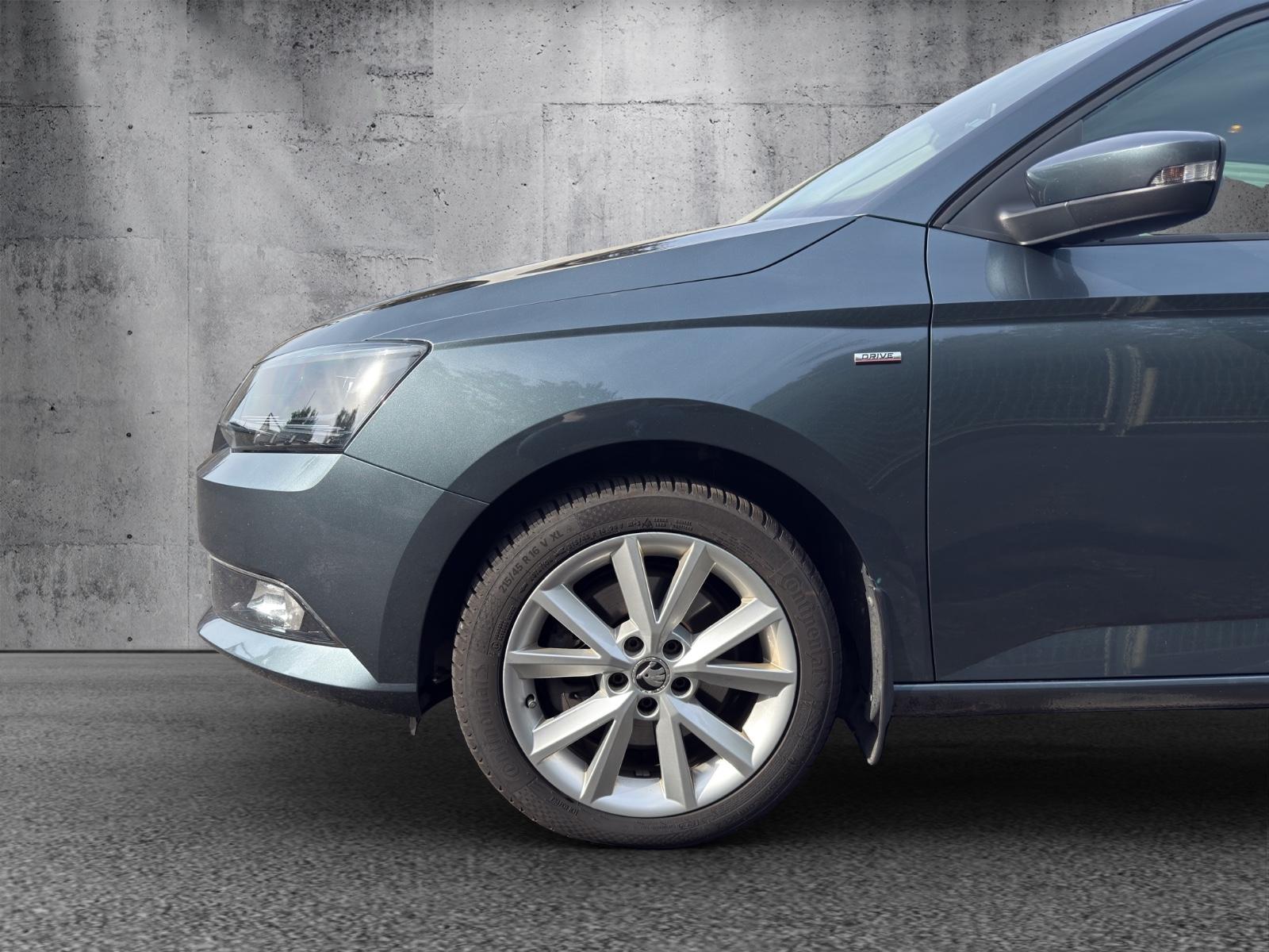 Skoda Fabia Drive*Navi*CarPlay*LED*AHK*1.Hand*uvm.