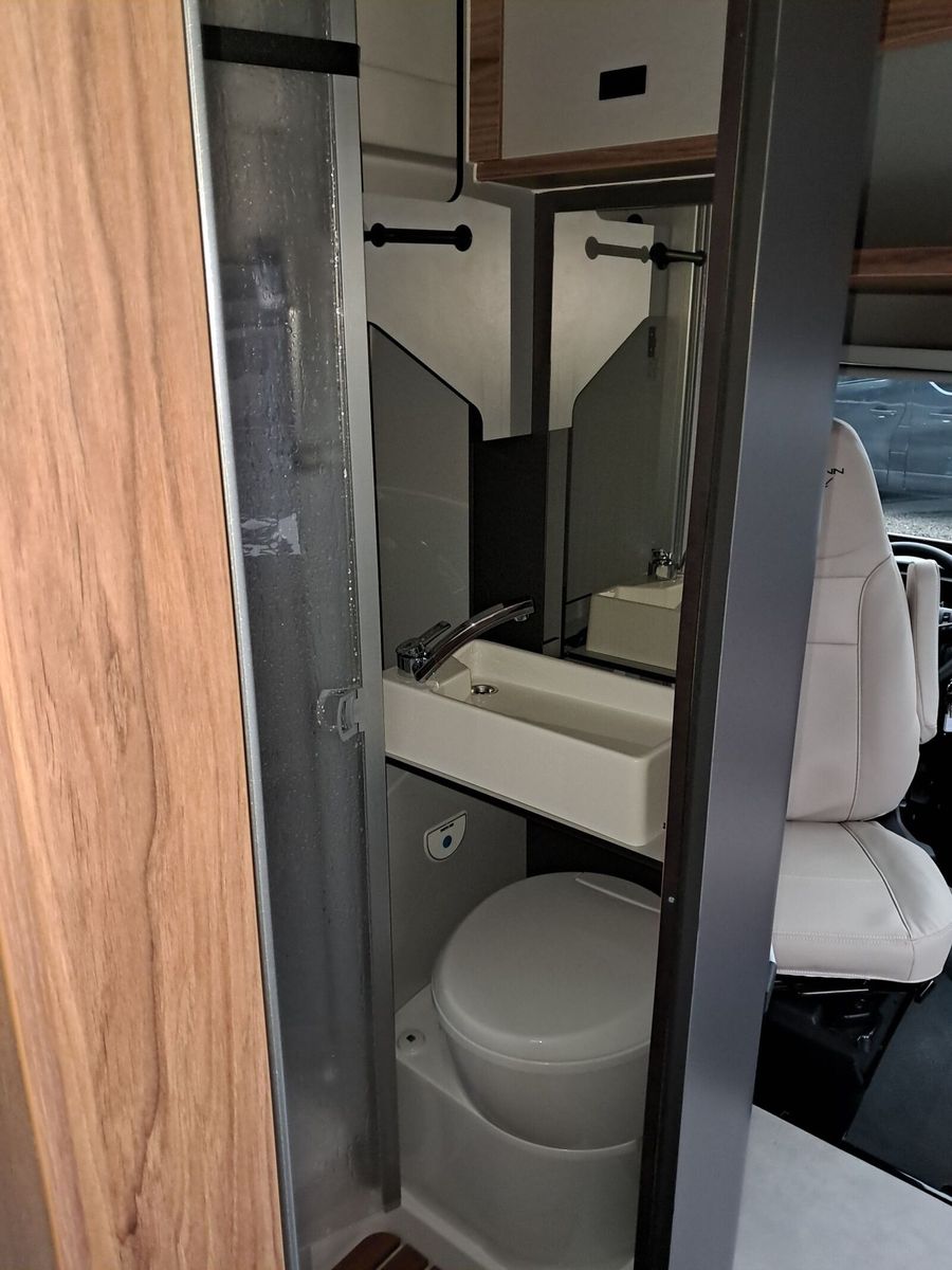 Fahrzeugabbildung Karmann Dexter 4x4 DE 570 AW 170 PS, Alufelgen, AHK TZ