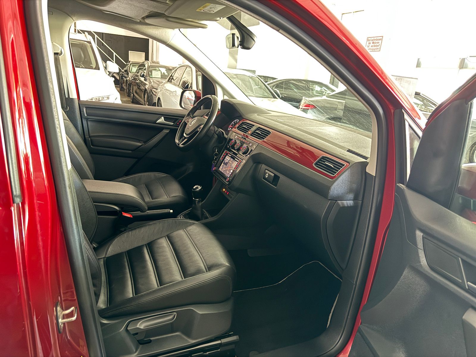 Fahrzeugabbildung Volkswagen CADDY MAXI 1.4 TGI HIGHLINE SPORTPAKET ACC VOLL