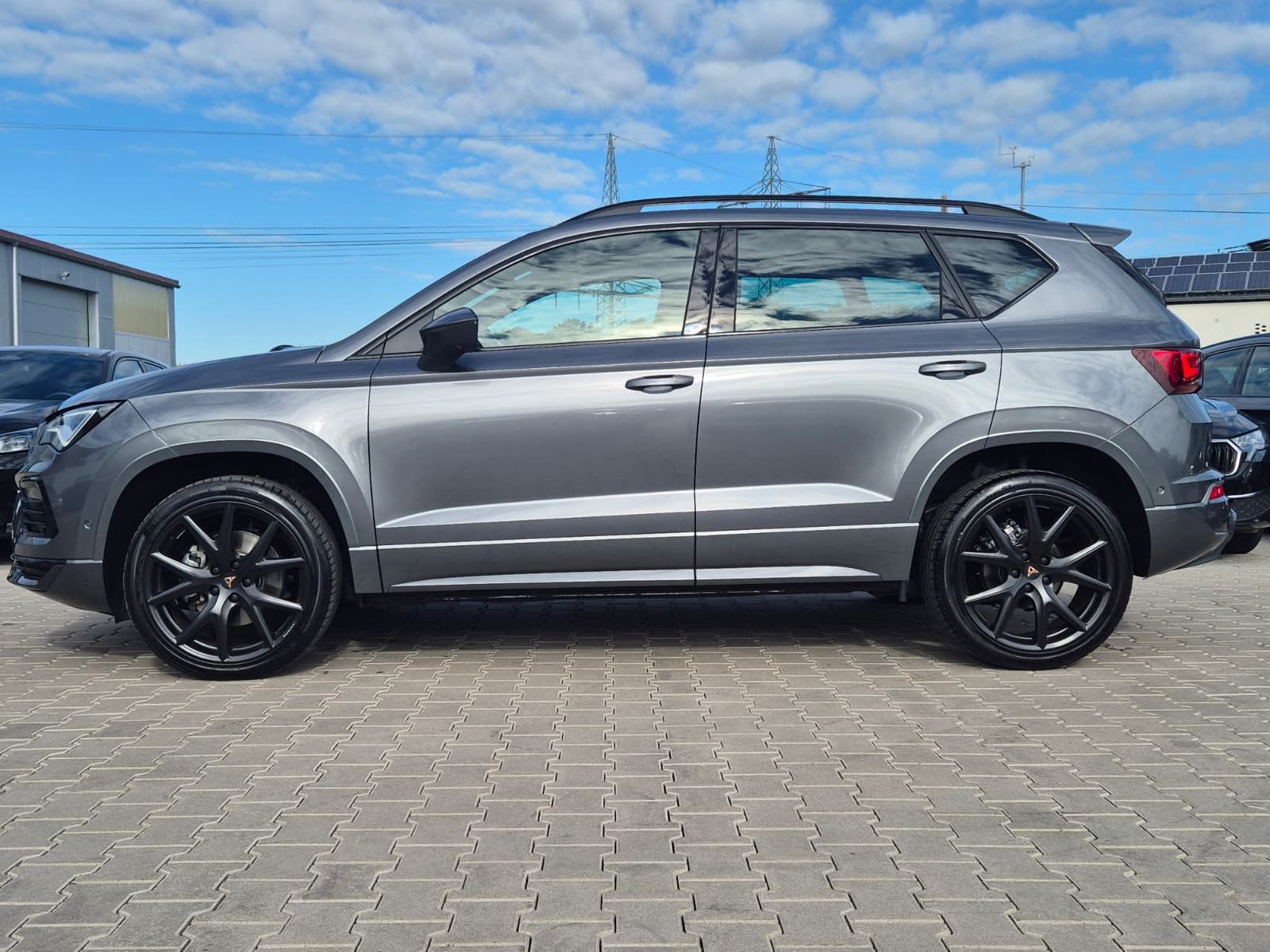 Fahrzeugabbildung CUPRA Ateca 1.5 TSI DSG PANO*DINAMICA*ACC*KAM*AHK*19"