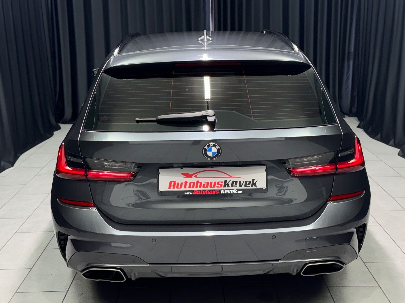 Fahrzeugabbildung BMW M340i Touring xDrive|LASER|HEAD-UP|AHK|ACC|