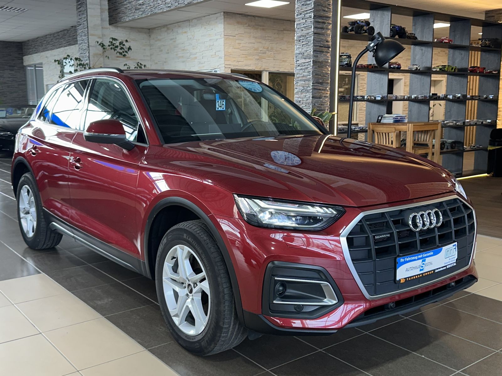 AUDI Q5 50 TFSIe Quattro R.Cam Massage ACC AHK LED
