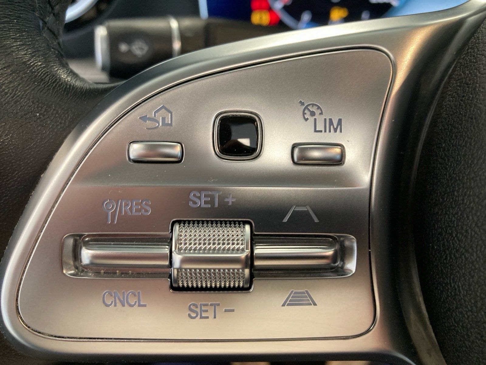 Fahrzeugabbildung Mercedes-Benz CLS 350 d 4M*Distronic*Schiebedach*Burmester*LED