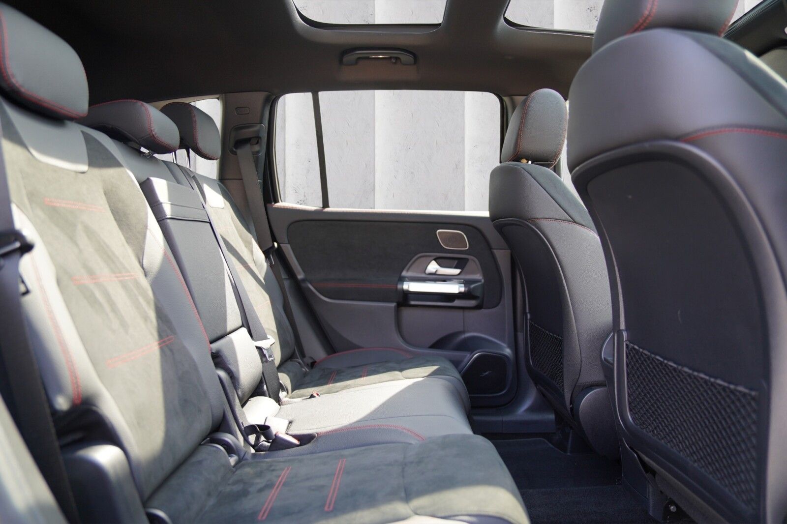 Mercedes-Benz GLB 250 4Matic AMG Line Memory Winter 360° Kamer foto 11
