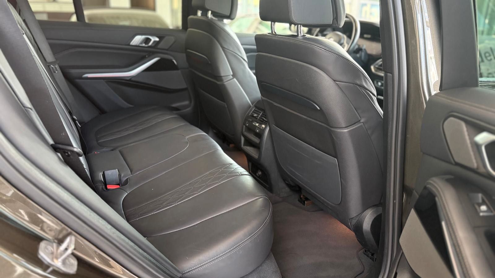 Fahrzeugabbildung BMW X5 xDrive 30 d M SPORT,LASER,SKY-L,AHK,HUD,H&K