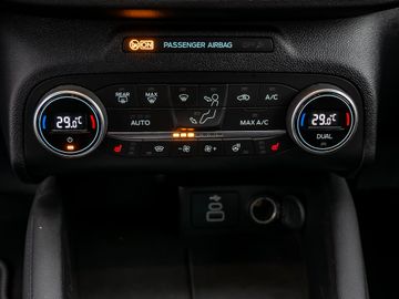 Ford Kuga 2.5 Plug-In Hybrid Titanium X Einparkassi.