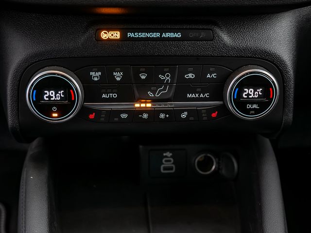 Ford Kuga 2.5 Plug-In Hybrid Titanium X Einparkassi.