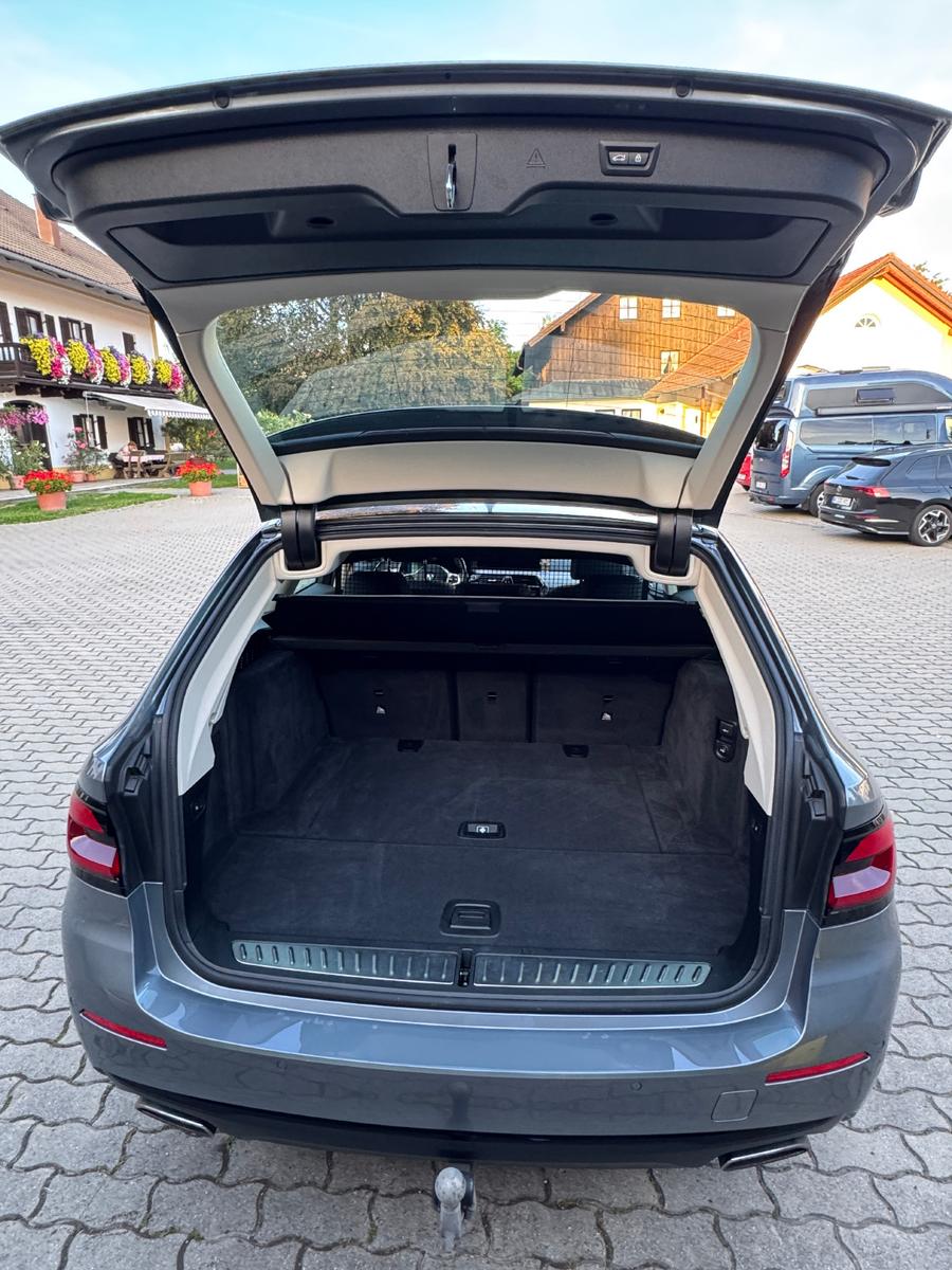 BMW 530d xDrive Touring (LCI)|Pano|HUD|AHK