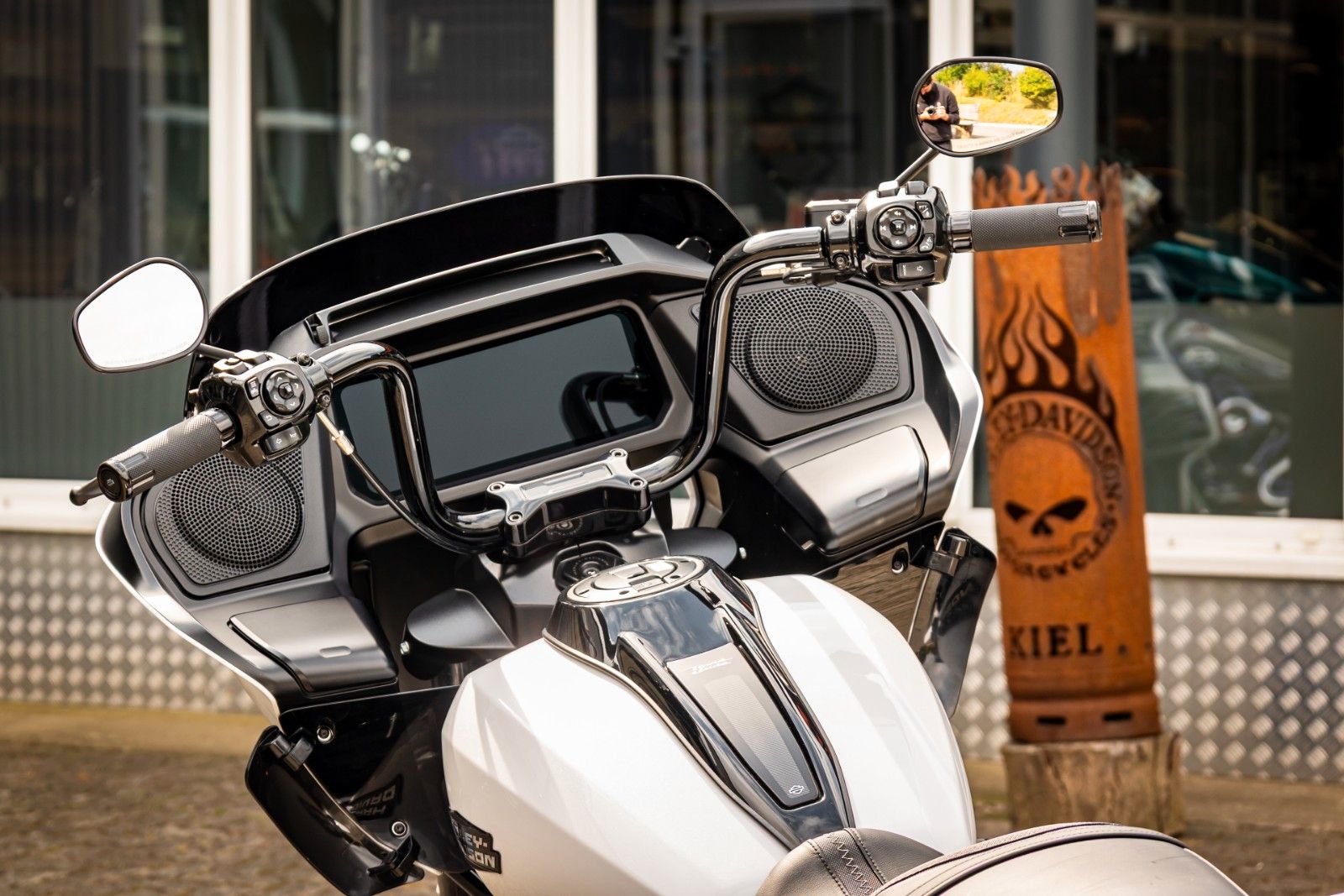 Fahrzeugabbildung Harley-Davidson ROAD GLIDE FLTRX 117cui - Screamin Eagle Auspuff