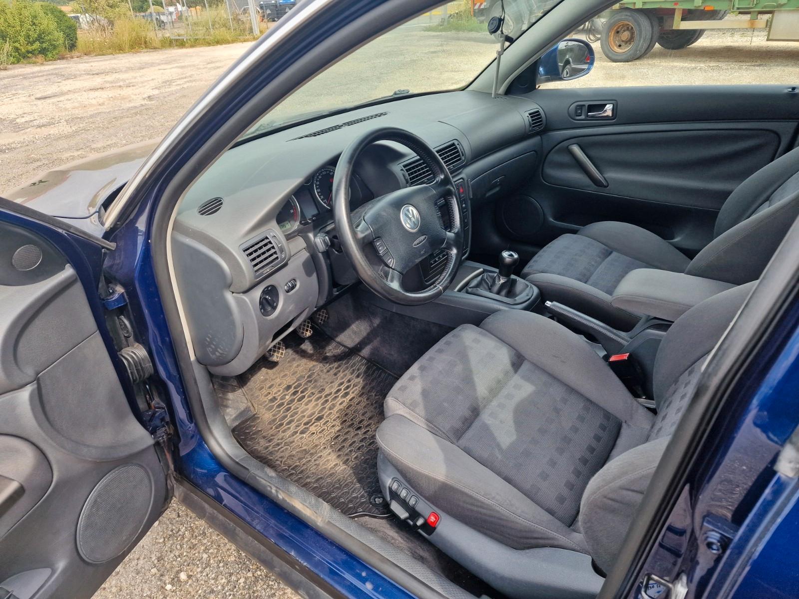 Volkswagen Passat 2005 — interior