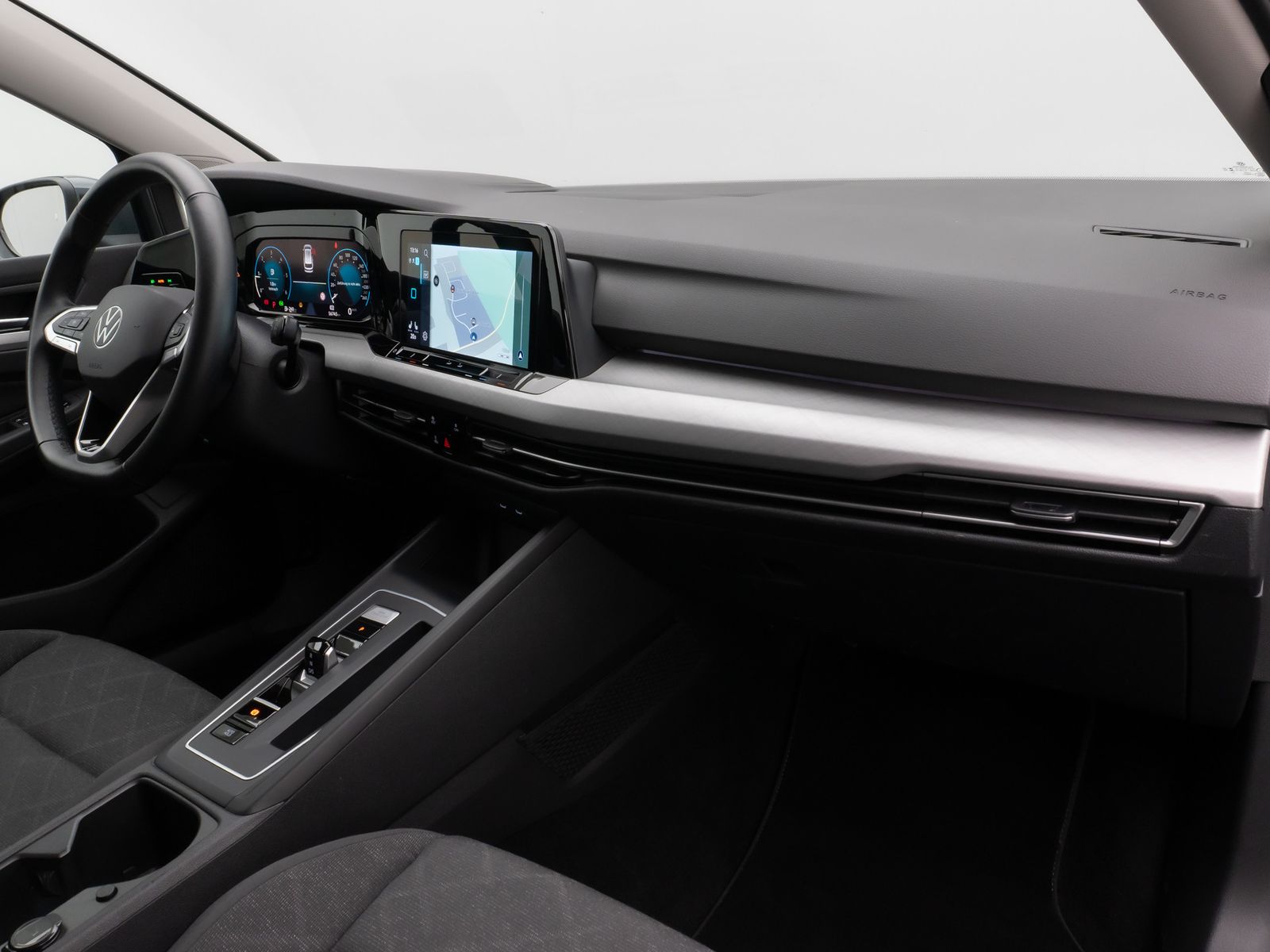 Fahrzeugabbildung Volkswagen Golf VIII Life 2.0 TDI SCR DSG HUD Kamera Lnkrhz