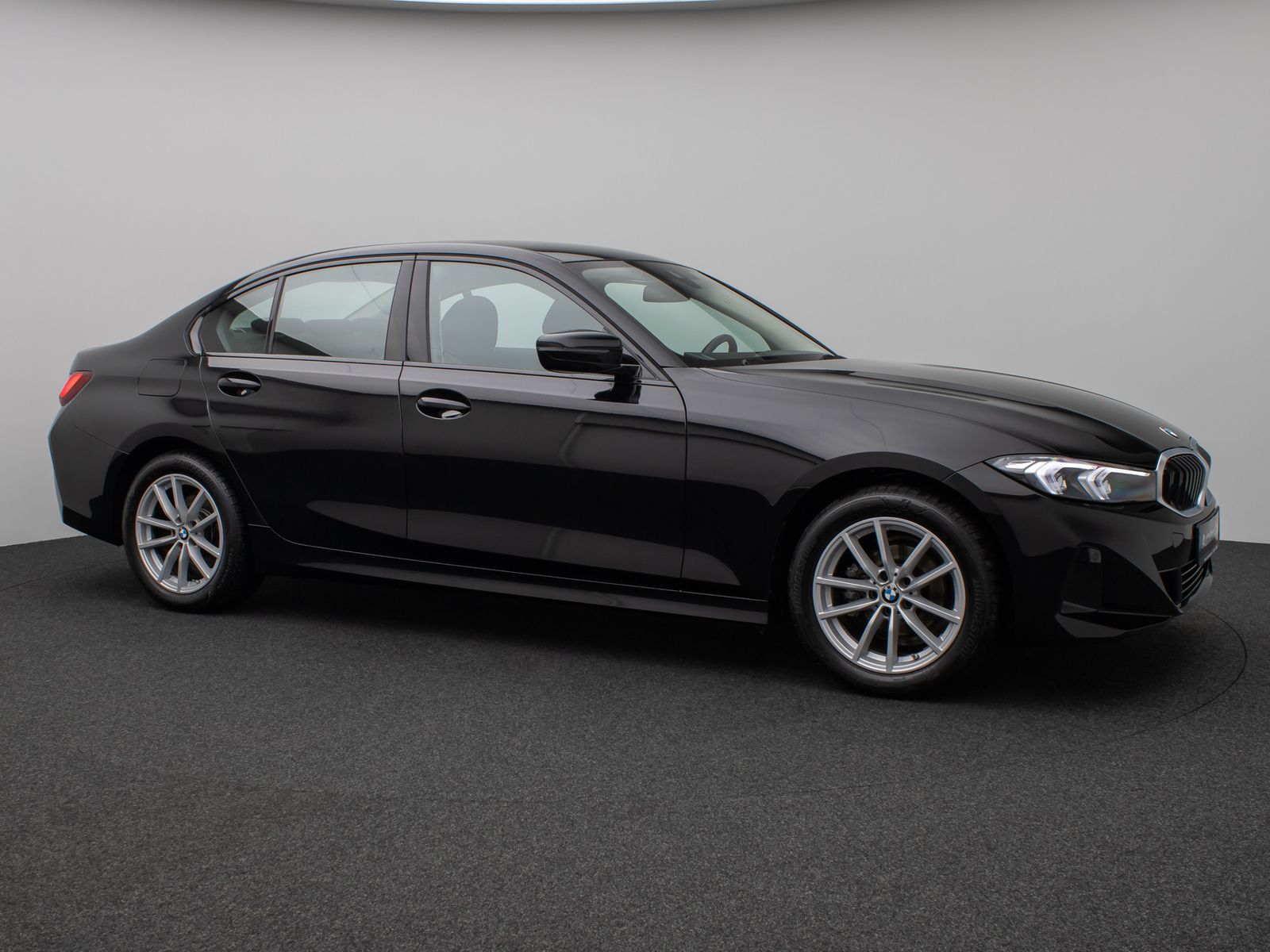 Fahrzeugabbildung BMW 318i HUD DAB CockPitPro PDC Geschwindigkeitsreg