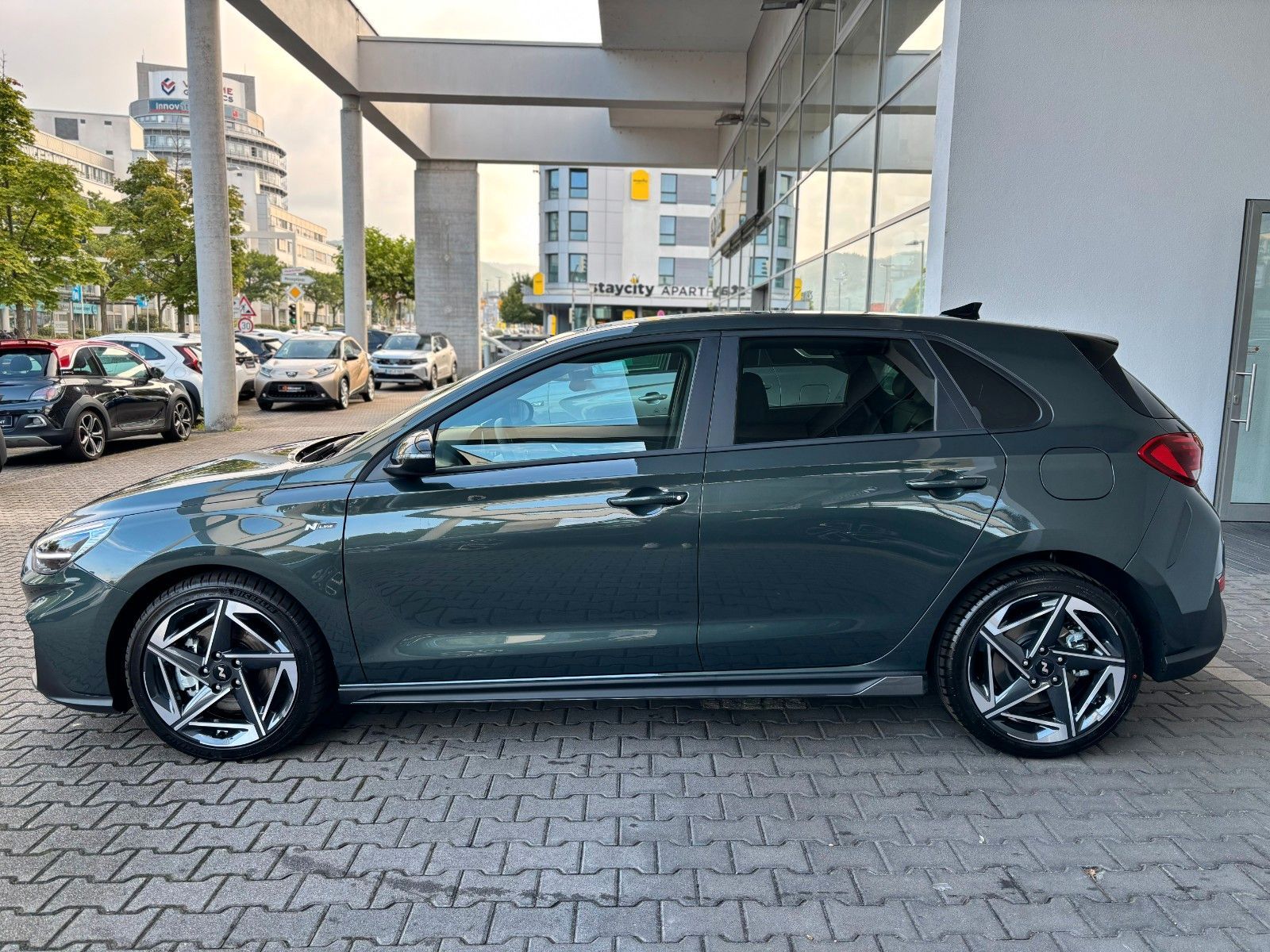 Fahrzeugabbildung Hyundai i30 1.5 T-GDI N Line Kamera,LED,Navi,Pano,SHZ,SD