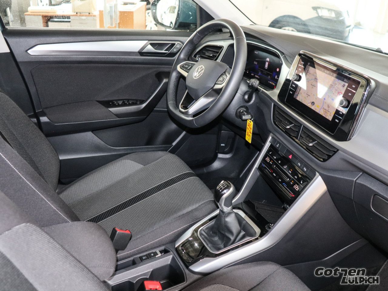 Fahrzeugabbildung Volkswagen T-Roc Life 1,0TSI Klima Navi PDC LED Vordersitze