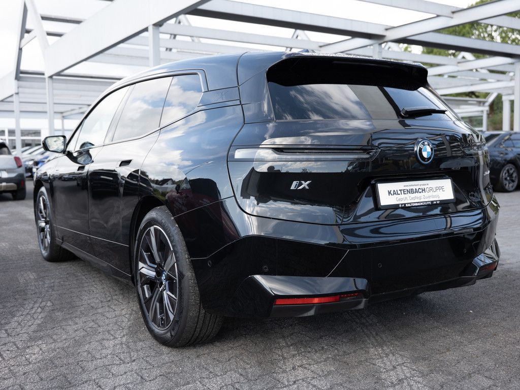 BMW iX xDrive40 HUD 360° LED ACC NAVI KAMERA SHZ PDC foto 7