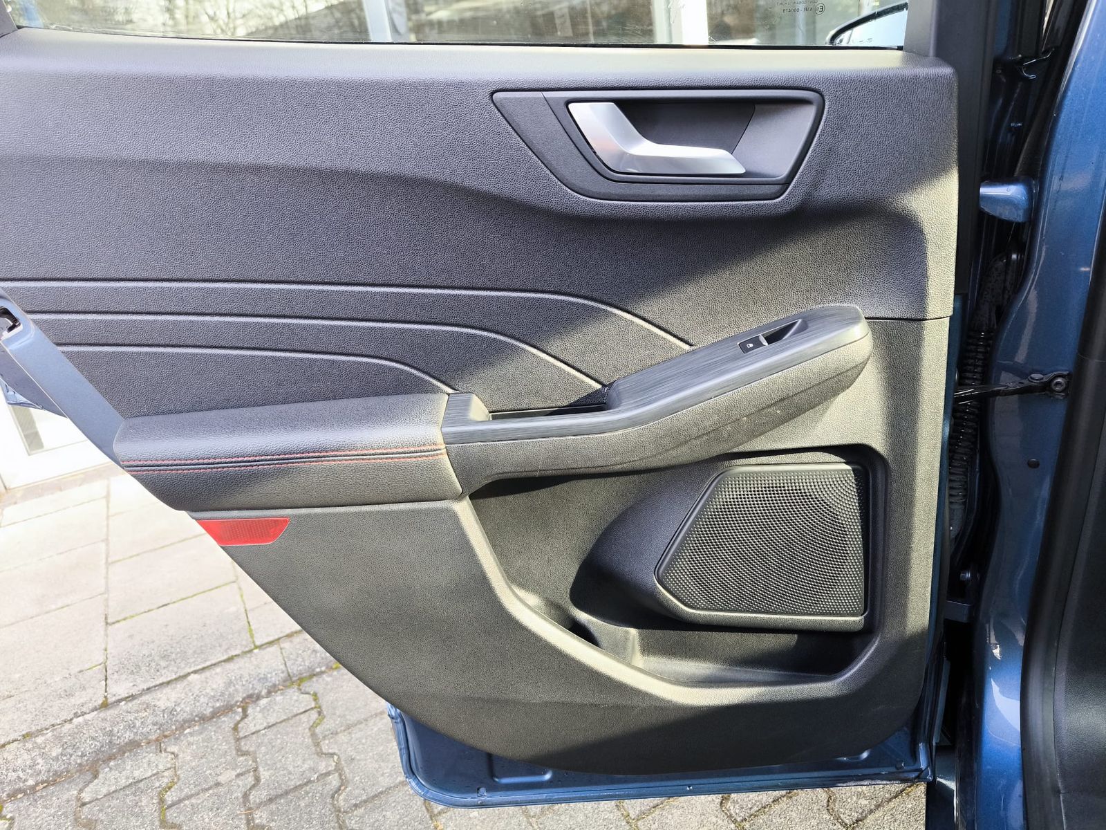 Fahrzeugabbildung Ford Kuga 1.5 EB ST-Line VIRTU+NAVI+LED+KAM+PDC+18"LM