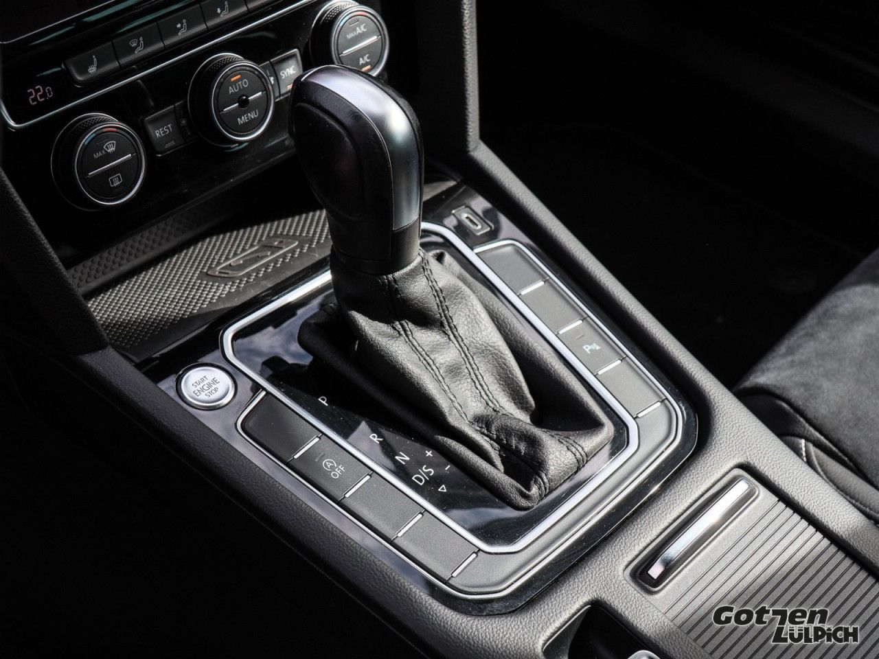 Fahrzeugabbildung Volkswagen Passat Variant Elegance 2.0 TDI DSG AHK LED Navi