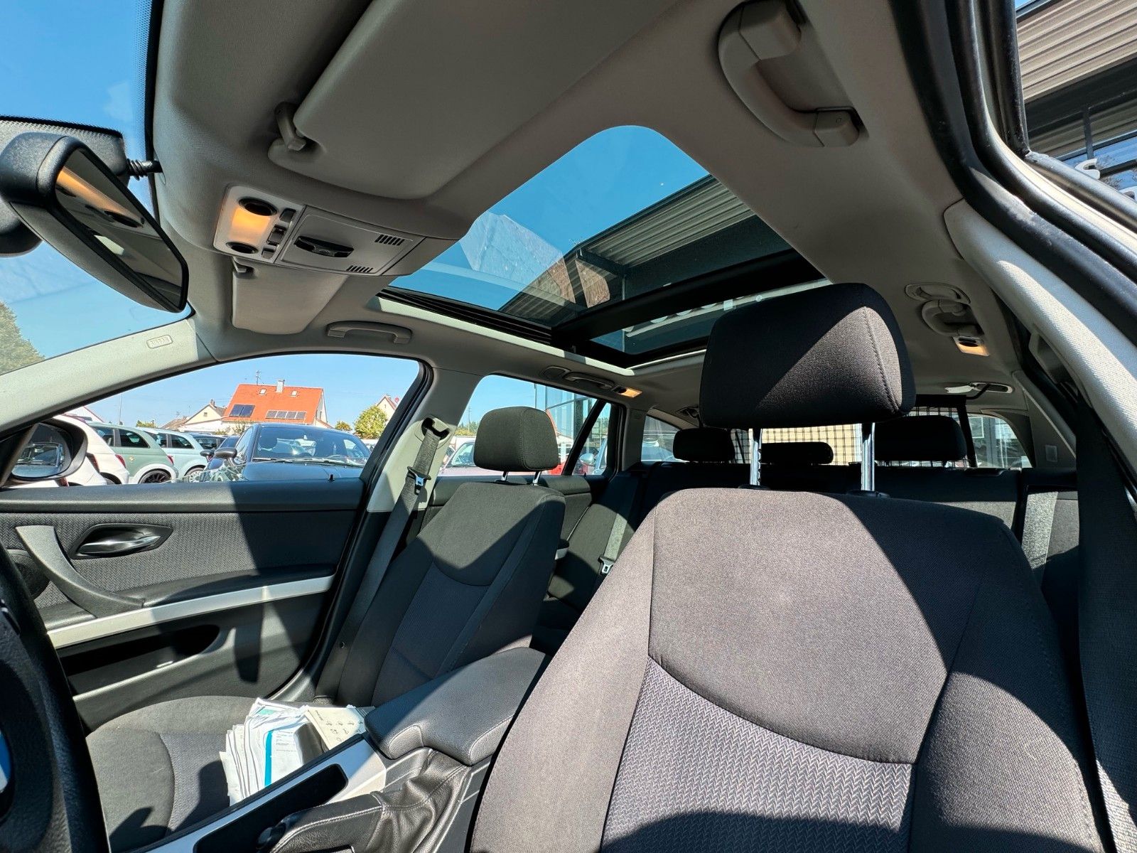 Fahrzeugabbildung BMW Baureihe Touring 320d E91 Panorama Sitzheizung