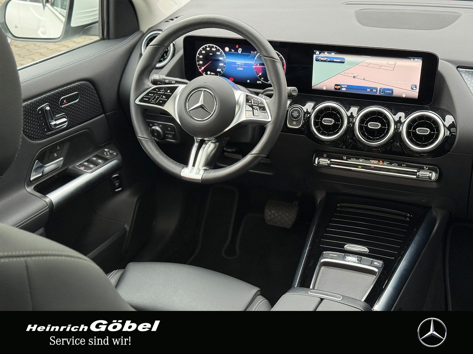 Fahrzeugabbildung Mercedes-Benz GLA 220 d 4M PROGRESSIVE*PANO*AHK*MEMORY*KAMERA