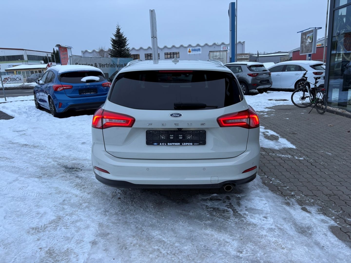 Fahrzeugabbildung Ford Focus Turnier Titanium VerkehrszeichenERK Kamera