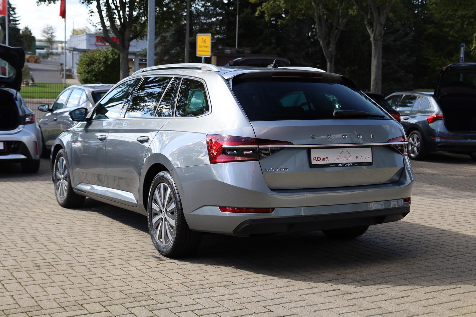Skoda Superb Combi 2.0 TDI LED AHK Leder Navi Memory