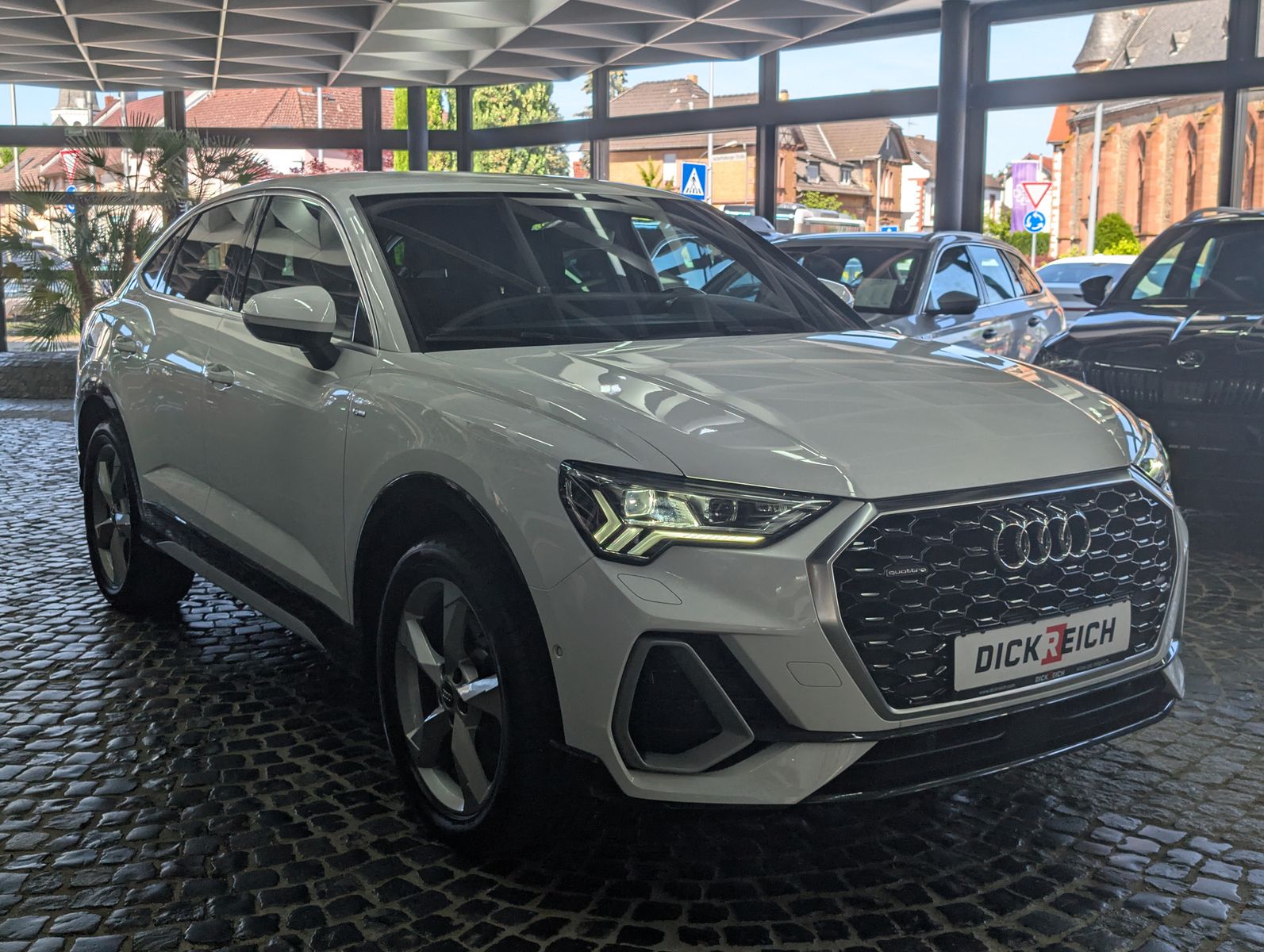 Fahrzeugabbildung Audi Q3 Sportback 40 TDI 3x S line LEDER ACC AHK 360°
