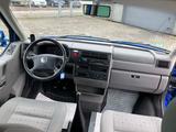 Volkswagen T4 Caravelle 2.5 TDI 75kW-Webasto-1 Hand - blaue Volkswagen T4