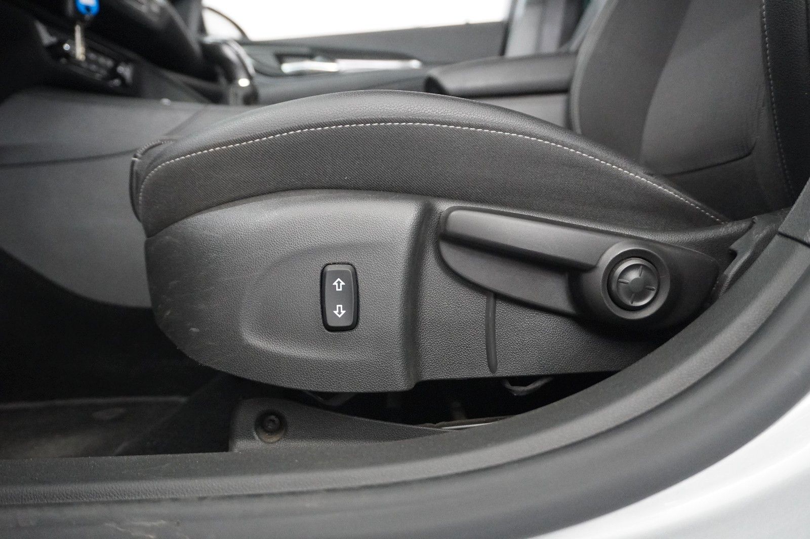 Fahrzeugabbildung Opel Insignia B ST 1.5D ELEGANCE NAVI/LED/KAMERA/DAB+