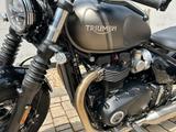 Triumph Bonneville Bobber wie neu!!!