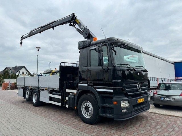 Mercedes-Benz Actros 2532 6x2 Kran HMF 1820