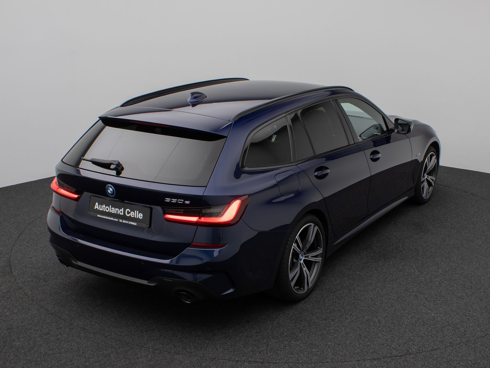 Fahrzeugabbildung BMW 330e  M Sport Laser Kamera HUD DAB HiFi Komfort