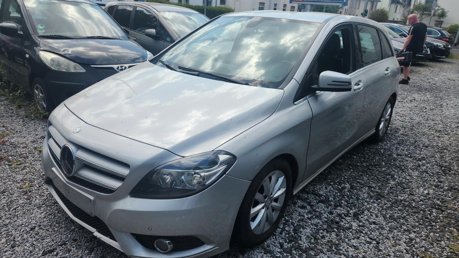 Mercedes-Benz B 180 CDI/Aut 7GTronic/Navi/Teilleder/2Hand/EU 5