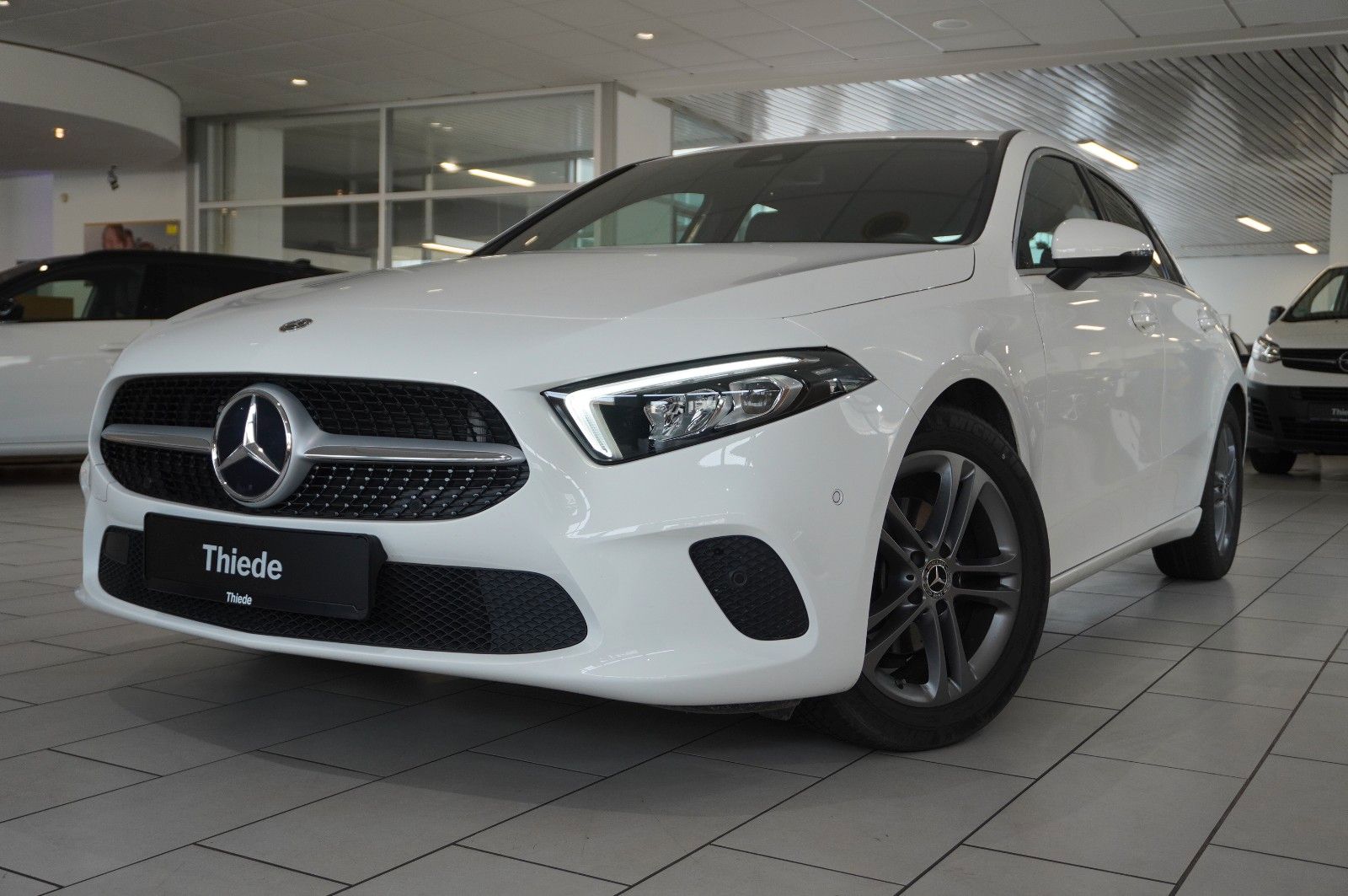 Fahrzeugabbildung Mercedes-Benz A 180 LIM. PROGRESSIVE NAVI/LED/VIRTU./SHZ/PDC